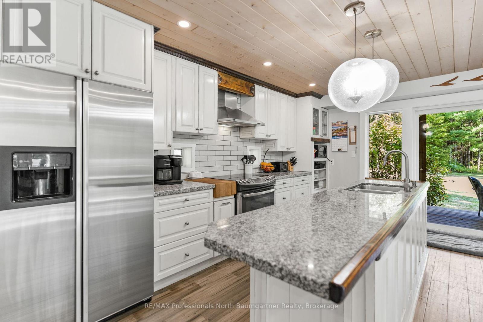 1850 Scotch Line Road, Minden Hills, Ontario  K0M 2K0 - Photo 7 - X12398280