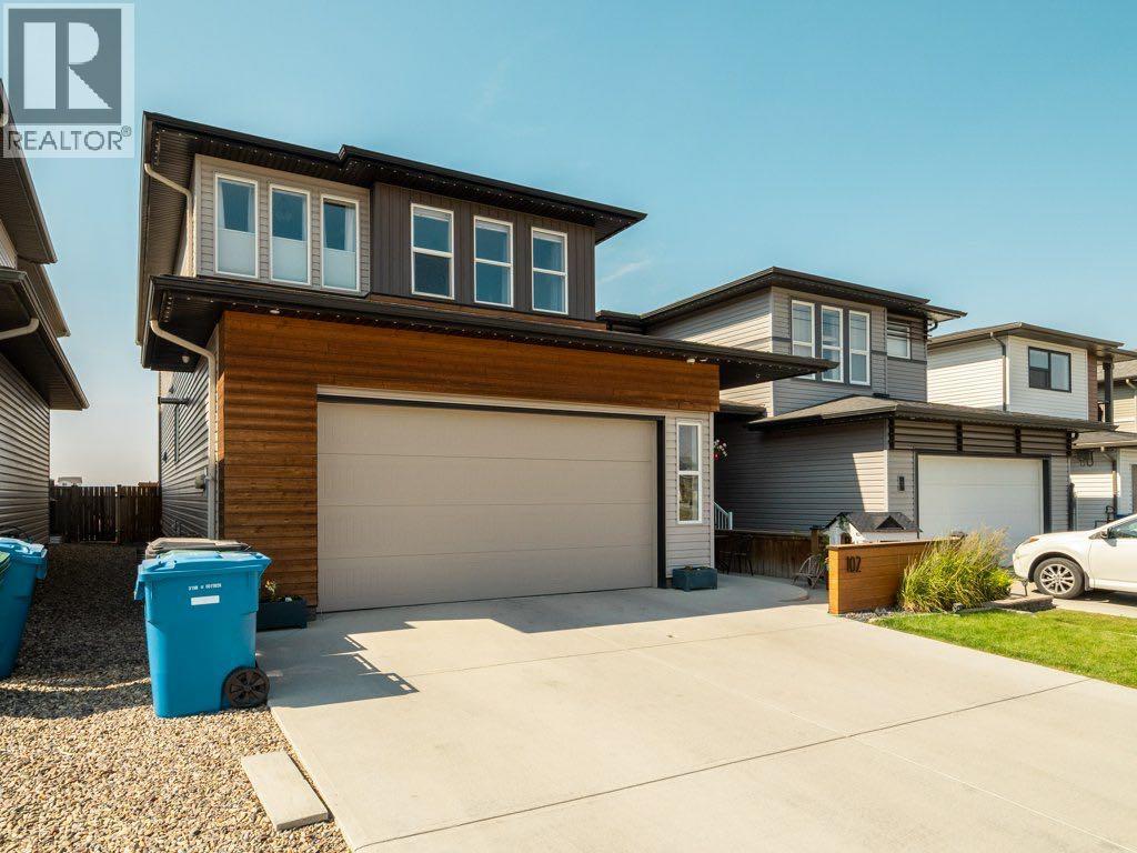 Property at 102 Blackwolf Bay N image 2