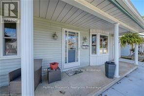 18 Wilkins Crescent, Tillsonburg, Ontario  N4G 5M6 - Photo 2 - X12398289