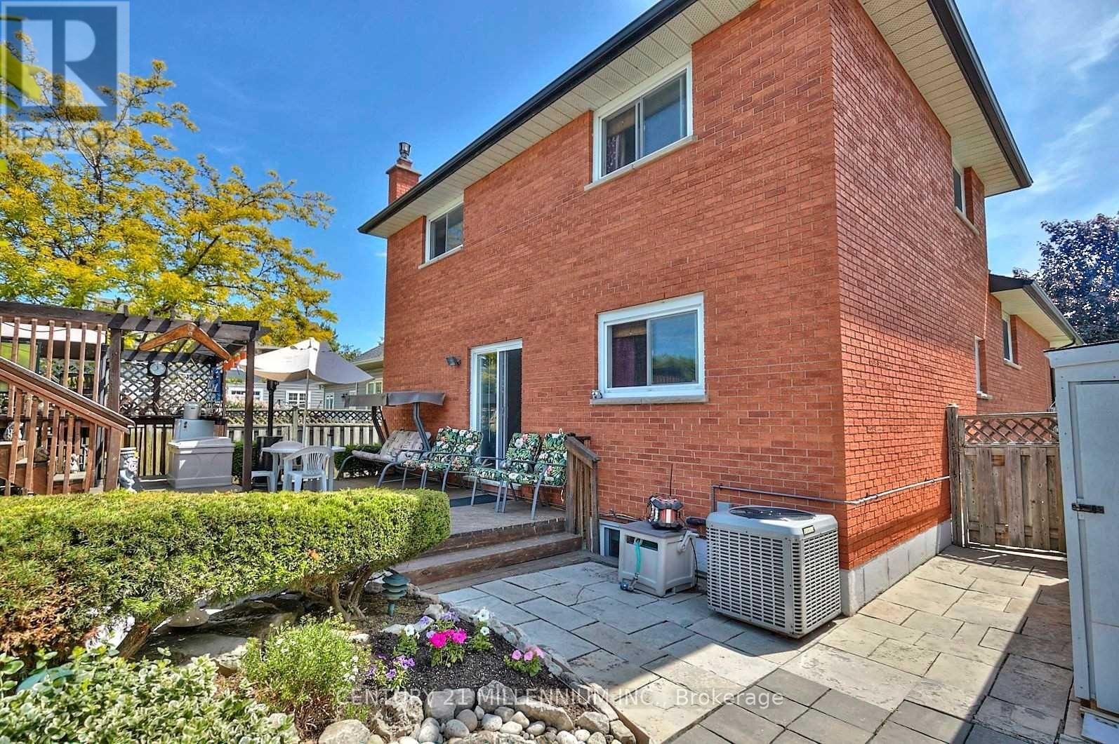 10 Homeland Avenue, Hamilton, Ontario  L8E 4X2 - Photo 12 - X12398149