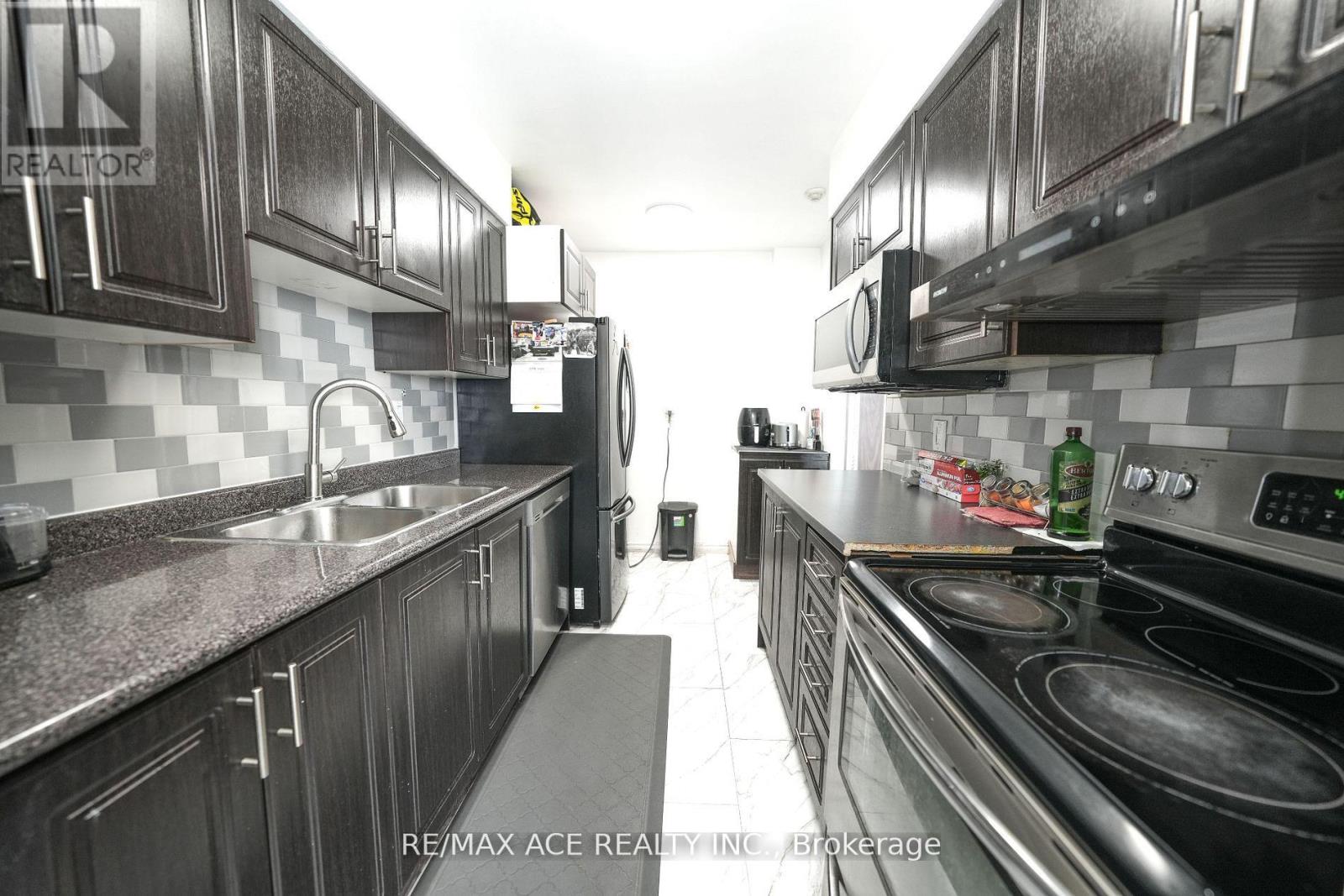 701 - 301 Prudential Drive, Toronto, Ontario  M1P 4V3 - Photo 33 - E12398328