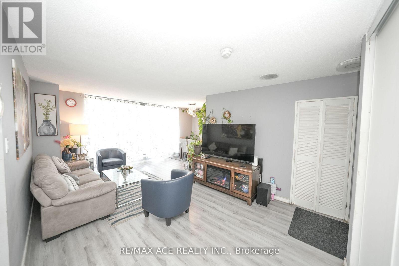 701 - 301 Prudential Drive, Toronto, Ontario  M1P 4V3 - Photo 8 - E12398328