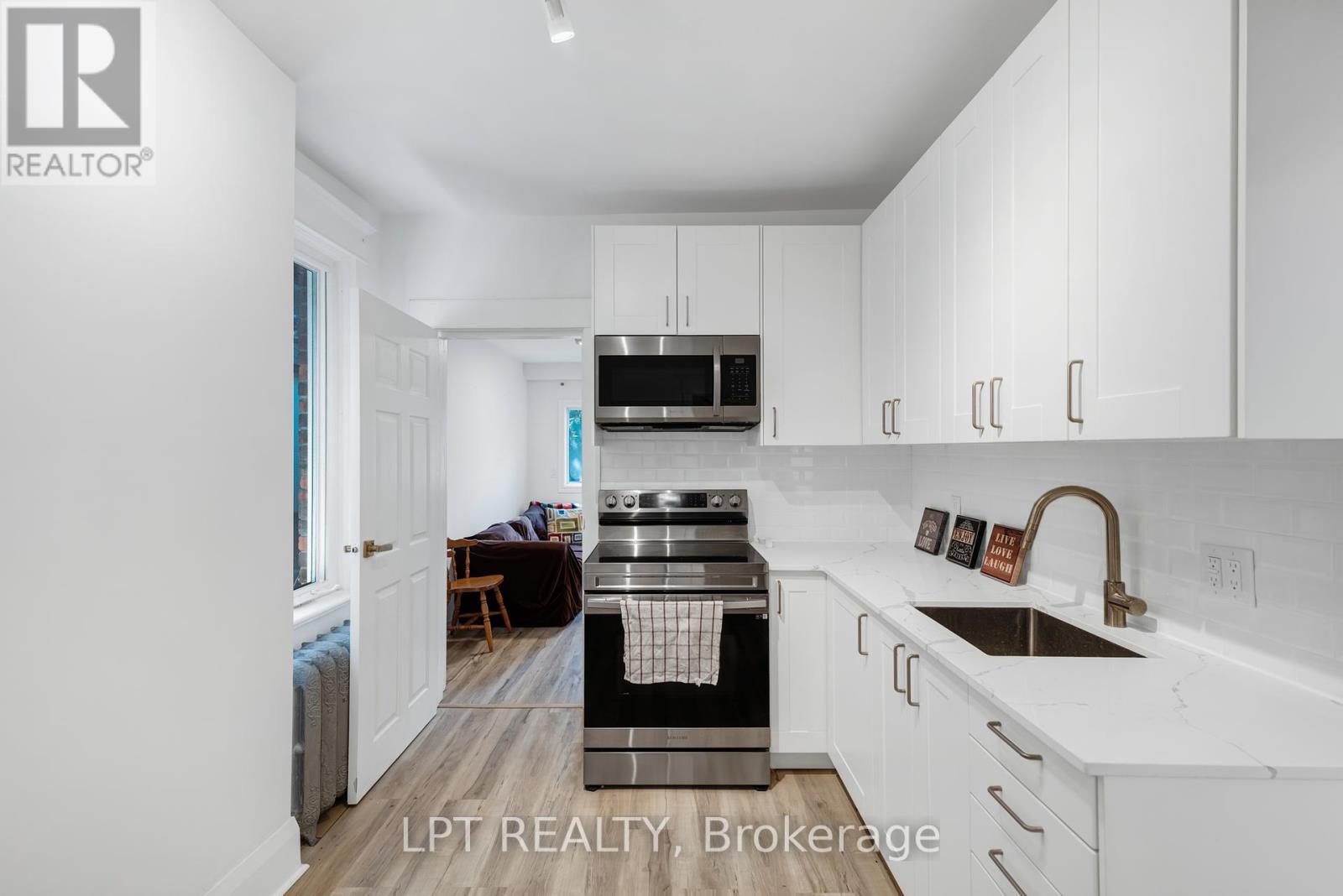 19 Marmaduke Street, Toronto, Ontario  M6R 1T1 - Photo 10 - W12396789