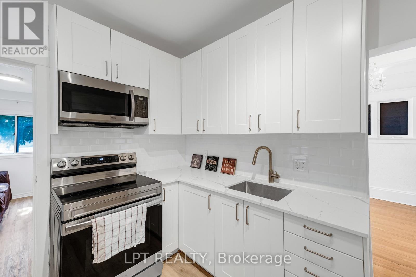 19 Marmaduke Street, Toronto, Ontario  M6R 1T1 - Photo 11 - W12396789