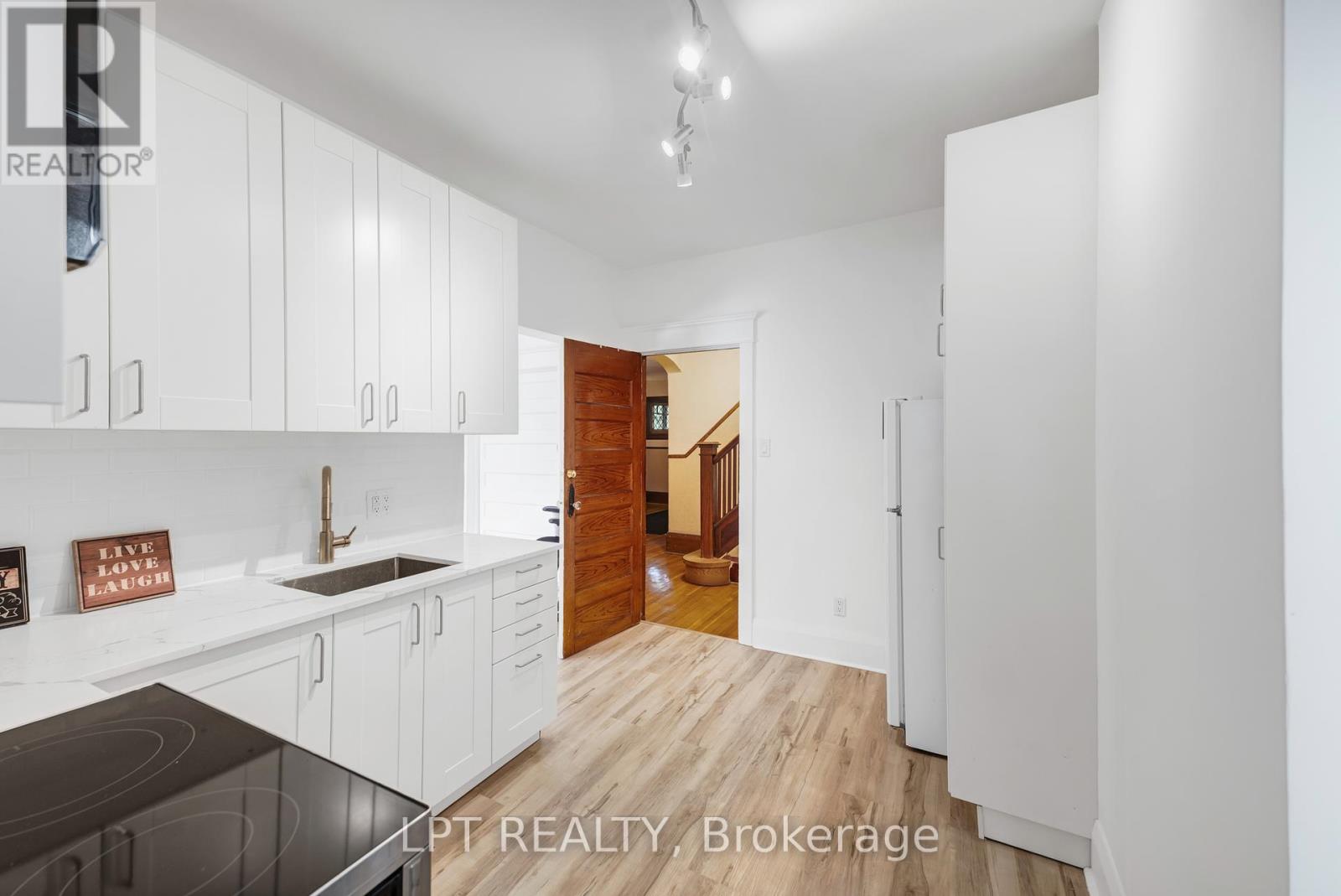 19 Marmaduke Street, Toronto, Ontario  M6R 1T1 - Photo 12 - W12396789