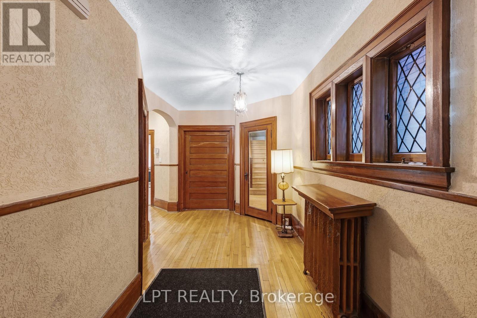 19 Marmaduke Street, Toronto, Ontario  M6R 1T1 - Photo 6 - W12396789