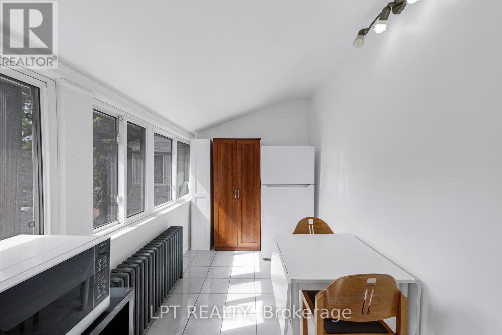 19 Marmaduke Street, Toronto, Ontario  M6R 1T1 - Photo 27 - W12396789
