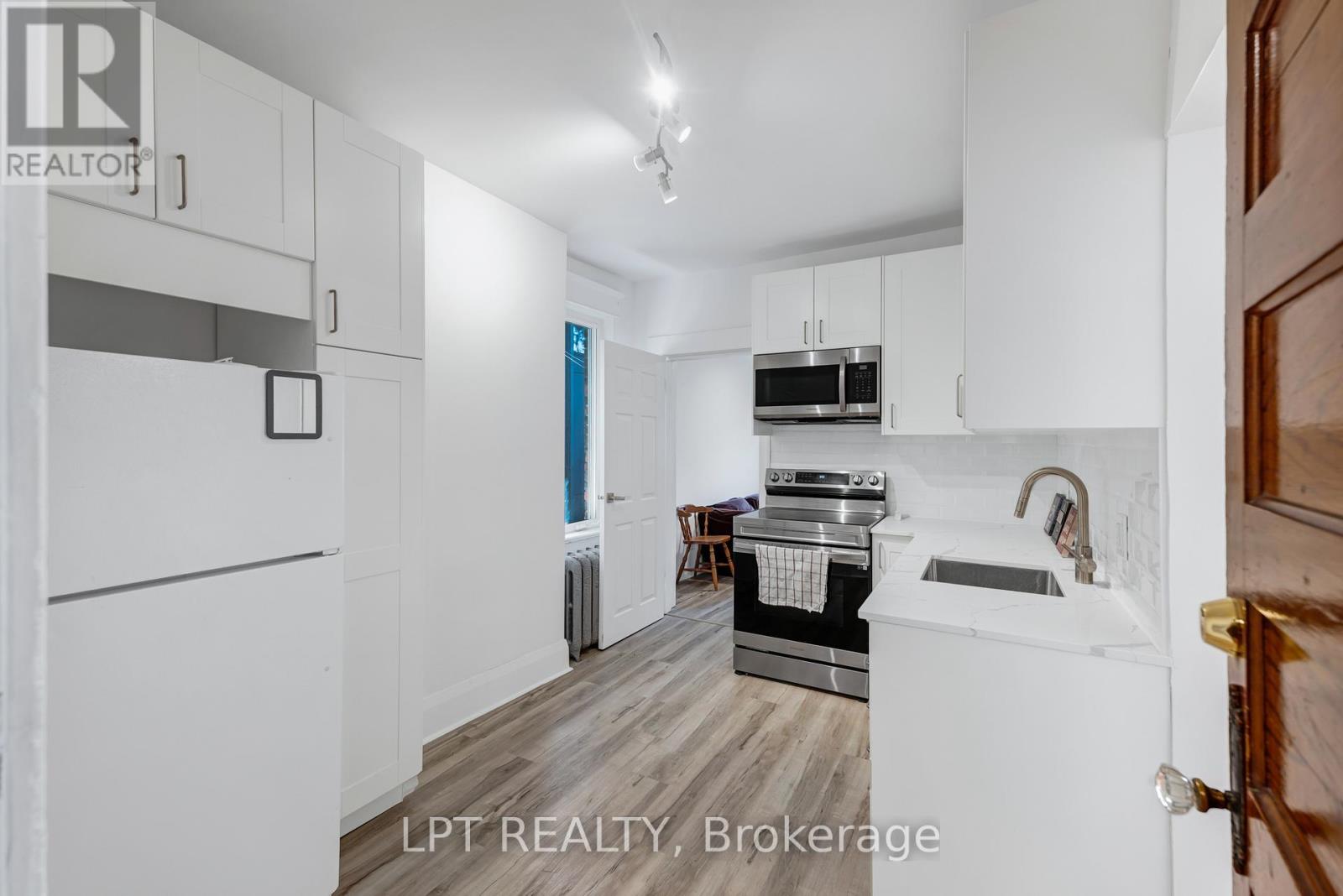 19 Marmaduke Street, Toronto, Ontario  M6R 1T1 - Photo 9 - W12396789
