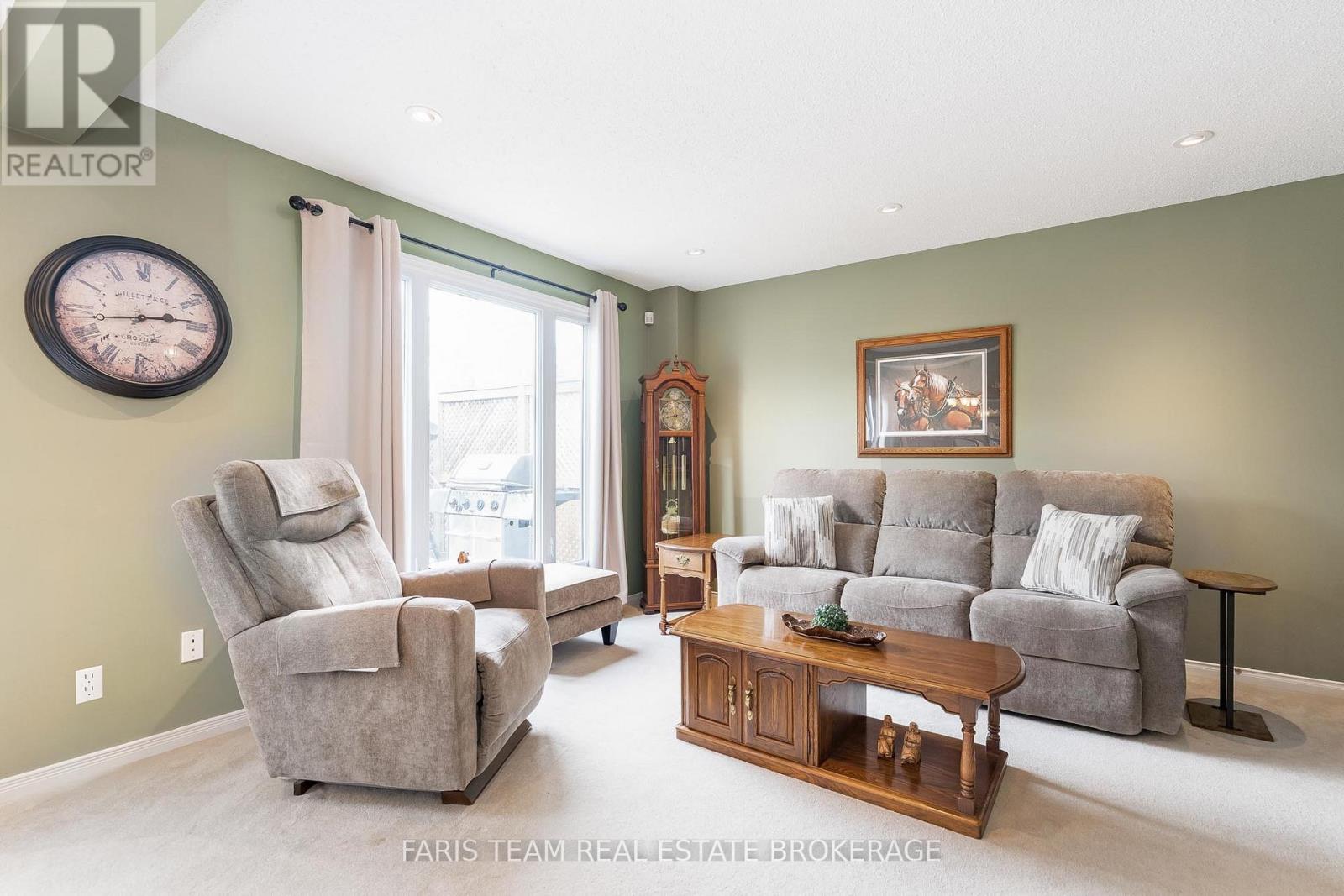 2275 Webb Street, Innisfil, Ontario  L9S 1K6 - Photo 11 - N12398268
