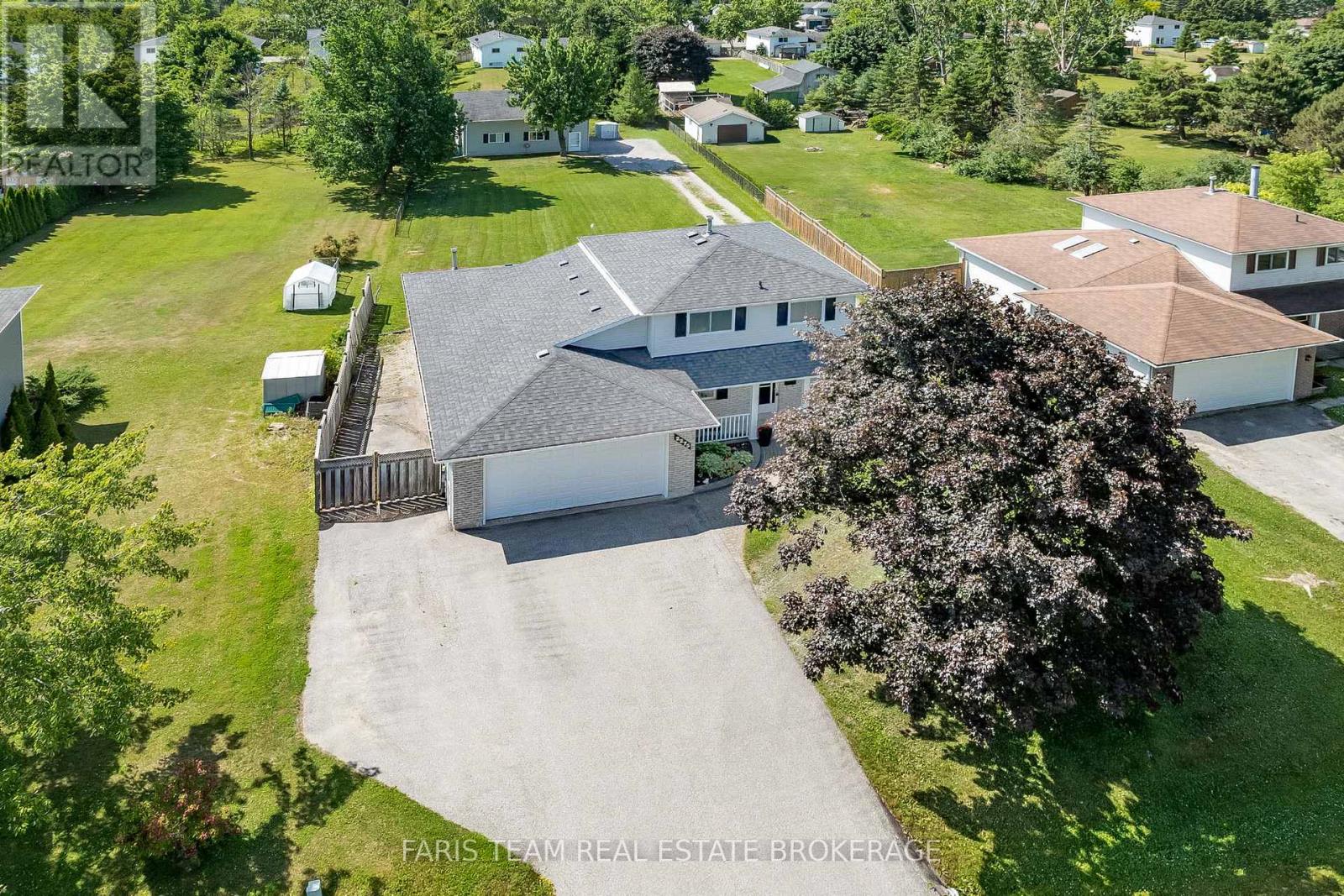 2275 Webb Street, Innisfil, Ontario  L9S 1K6 - Photo 2 - N12398268