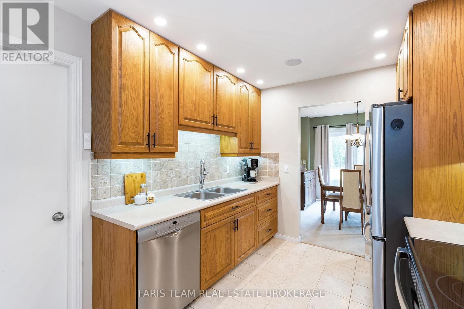 2275 Webb Street, Innisfil, Ontario  L9S 1K6 - Photo 6 - N12398268