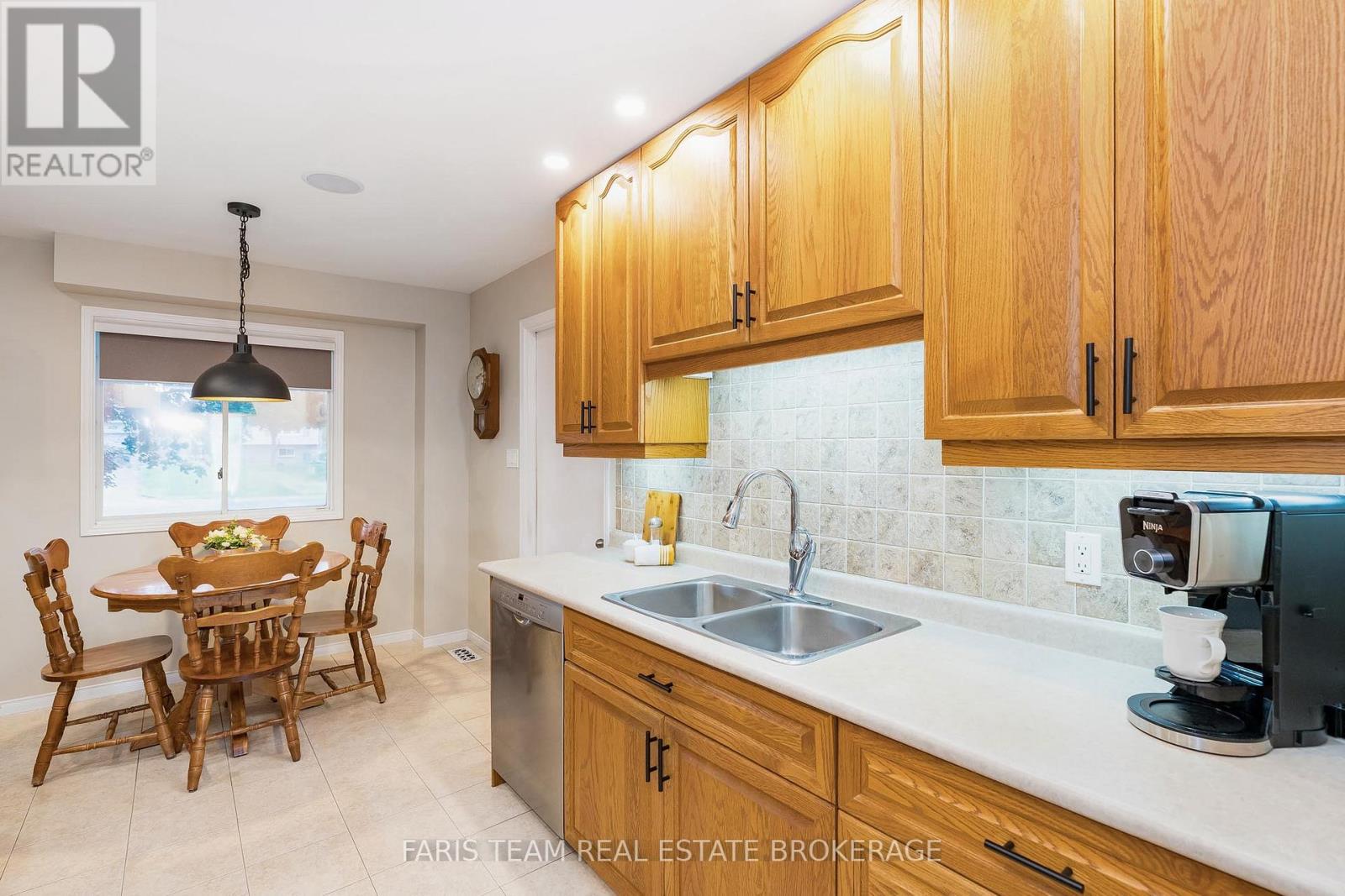 2275 Webb Street, Innisfil, Ontario  L9S 1K6 - Photo 7 - N12398268