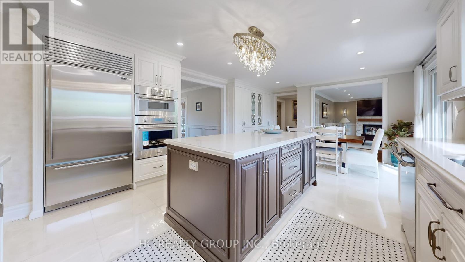 2 Glenridge Drive, Markham, Ontario  L6C 1A1 - Photo 13 - N12398290