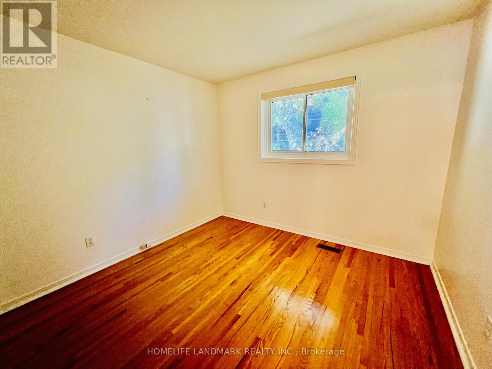 74 Devins Drive, Aurora, Ontario  L4G 2Z4 - Photo 12 - N12398299
