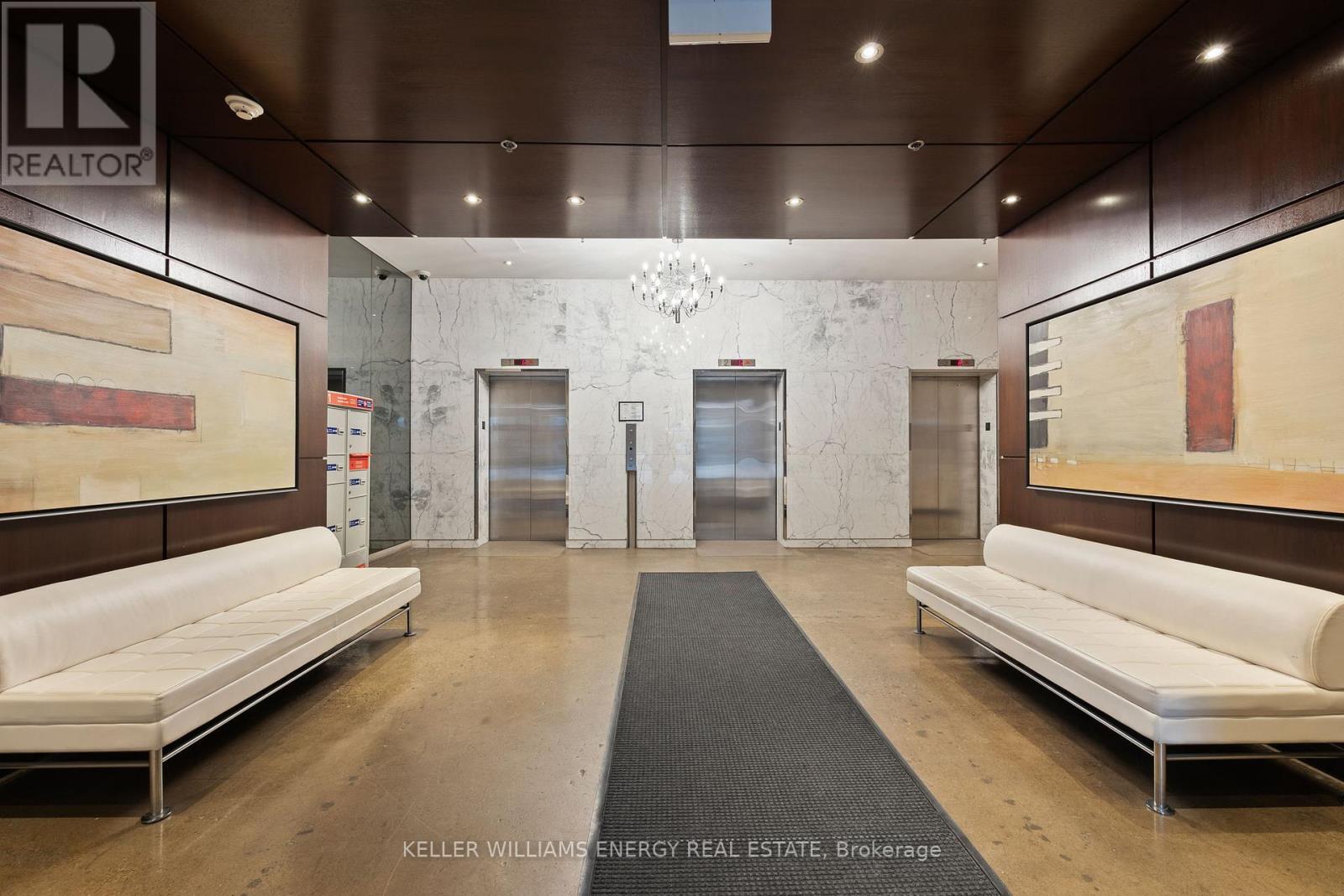 712 - 188 Eglinton Avenue E, Toronto (Mount Pleasant West), Ontario  M4P 2X7 - Photo 2 - C12398393