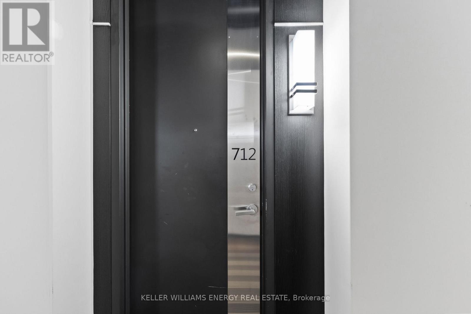 712 - 188 Eglinton Avenue E, Toronto (Mount Pleasant West), Ontario  M4P 2X7 - Photo 3 - C12398393