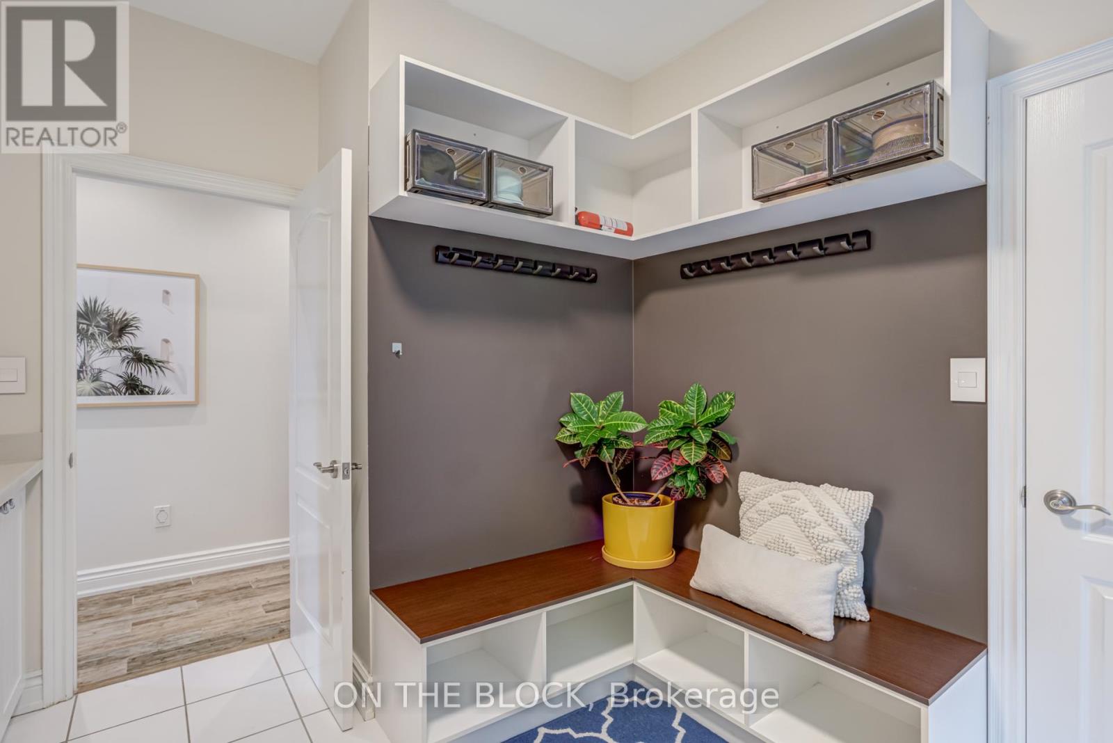 2212 Oneida Court, Mississauga, Ontario  L5C 4G5 - Photo 21 - W12398215