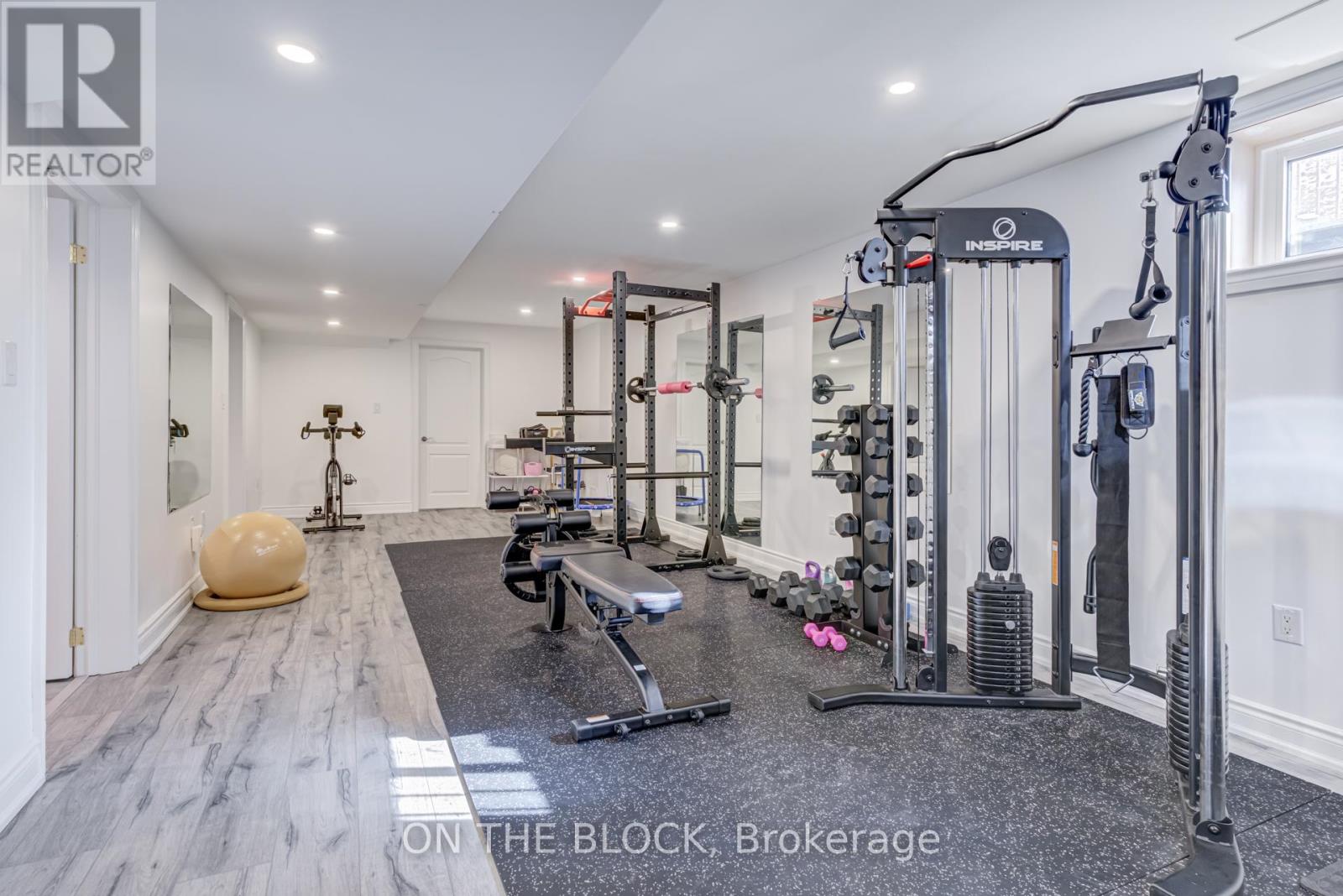2212 Oneida Court, Mississauga, Ontario  L5C 4G5 - Photo 40 - W12398215