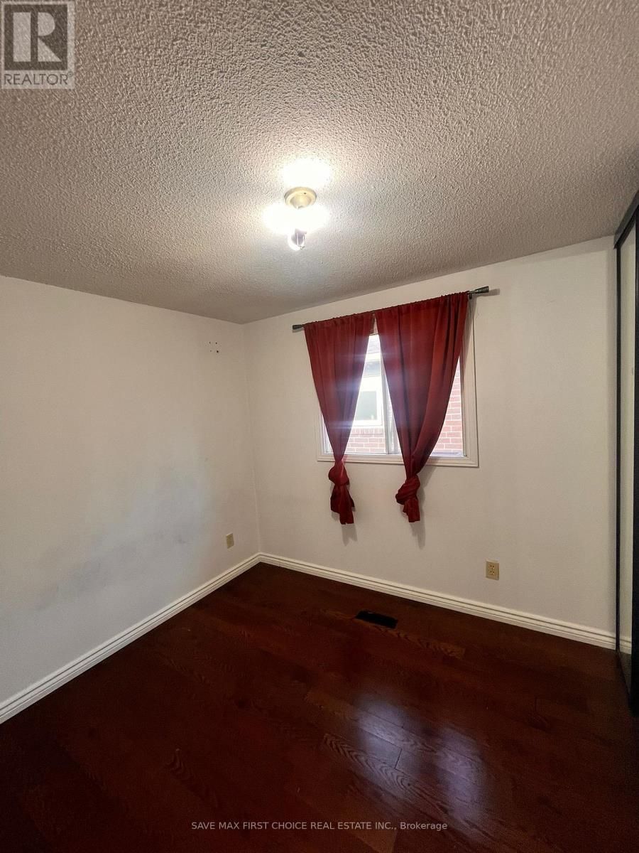 34 Tanager Square, Brampton, Ontario  L6Z 1X2 - Photo 15 - W12398305