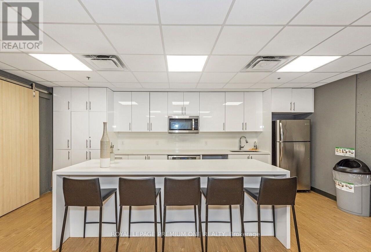 608 - 60 Southport Street, Toronto (High Park-Swansea), Ontario  M6S 3N4 - Photo 10 - W12391612