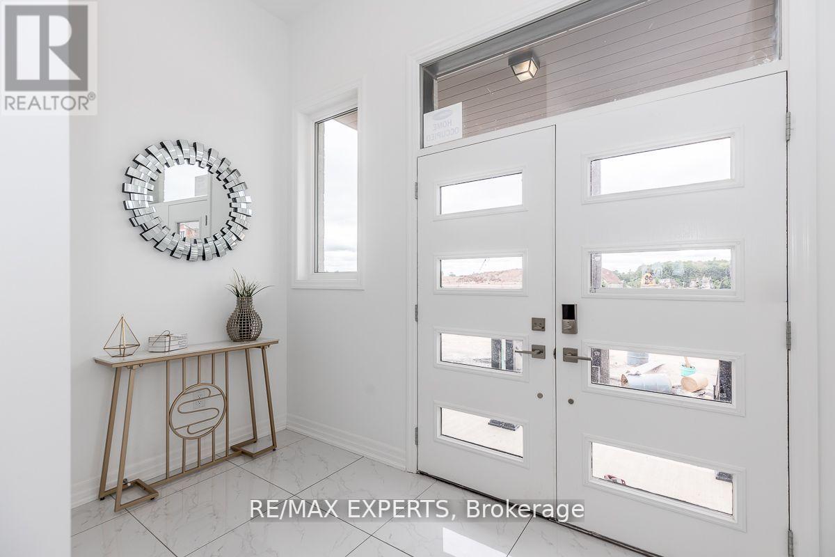 1376 Hydrangea Gardens, Oakville, Ontario  L6H 7X2 - Photo 2 - W12398333
