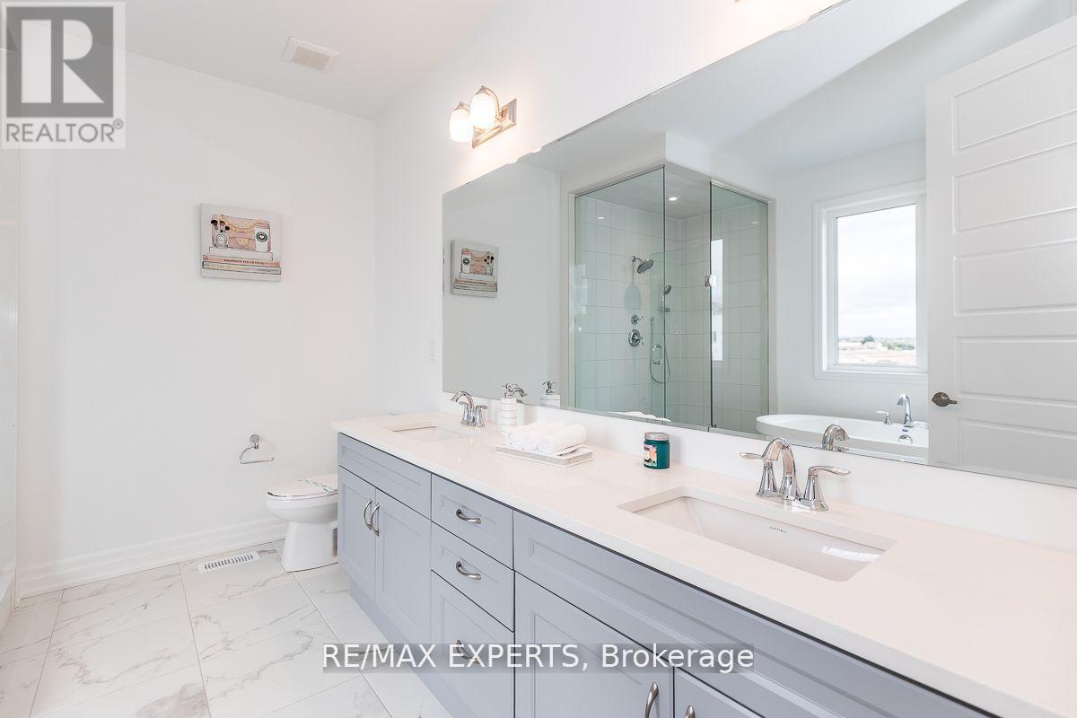 1376 Hydrangea Gardens, Oakville, Ontario  L6H 7X2 - Photo 21 - W12398333