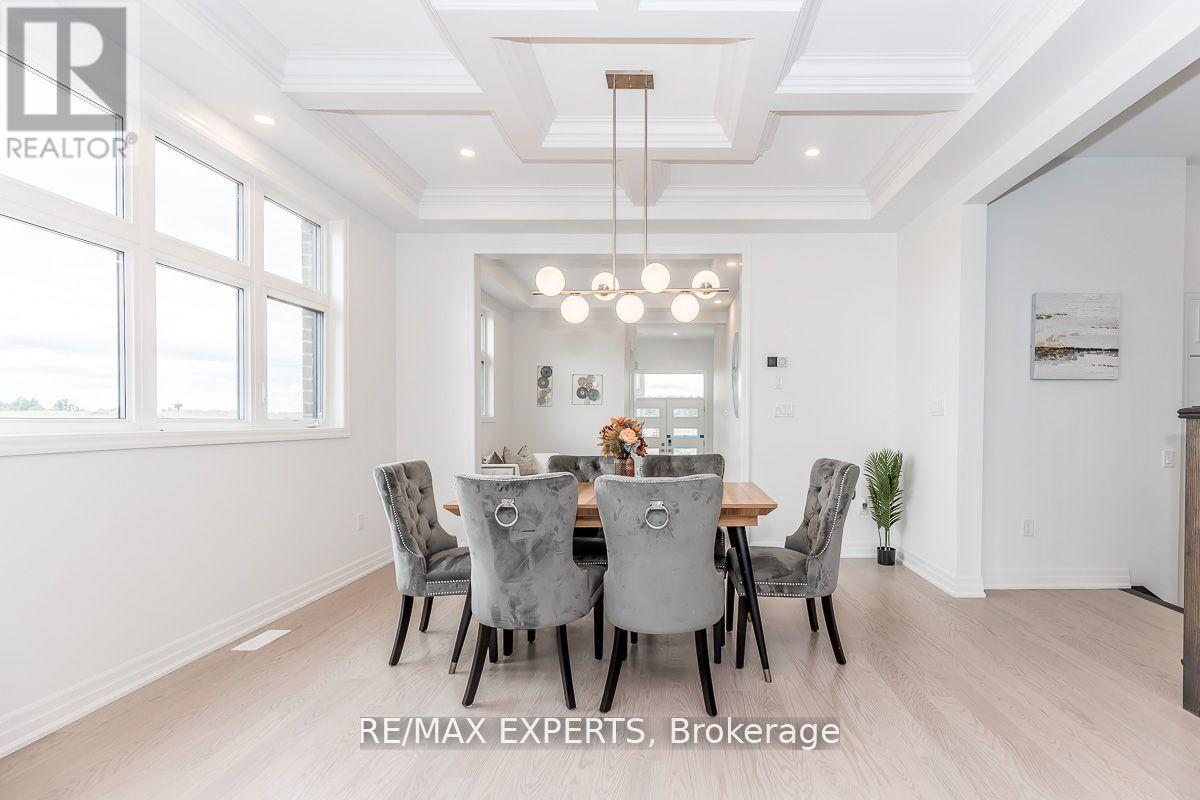 1376 Hydrangea Gardens, Oakville, Ontario  L6H 7X2 - Photo 6 - W12398333