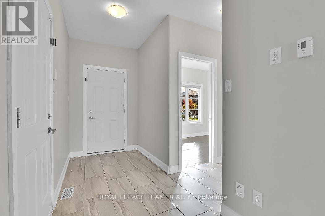 69 Duncanville Street, Russell, Ontario  K4R 0E9 - Photo 4 - X12398351