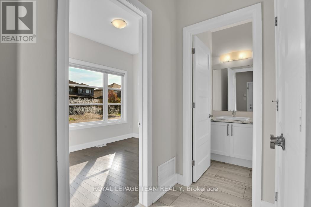 69 Duncanville Street, Russell, Ontario  K4R 0E9 - Photo 5 - X12398351
