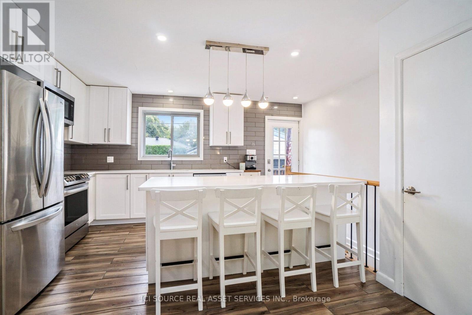 1303 Albany Drive, Ottawa, Ontario  K2C 2L7 - Photo 6 - X12398309