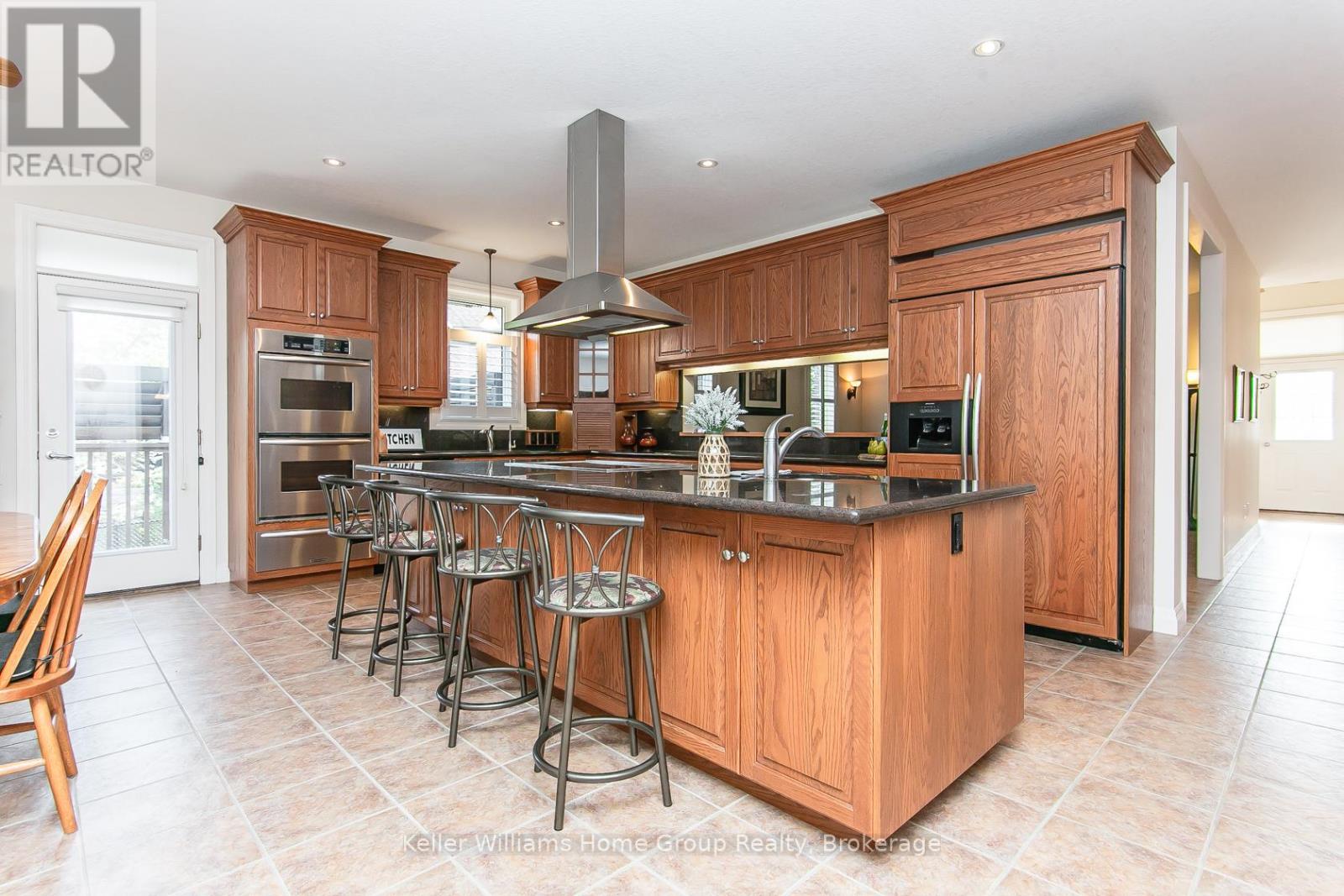Property at 15 KEYS CRESCENT image 3