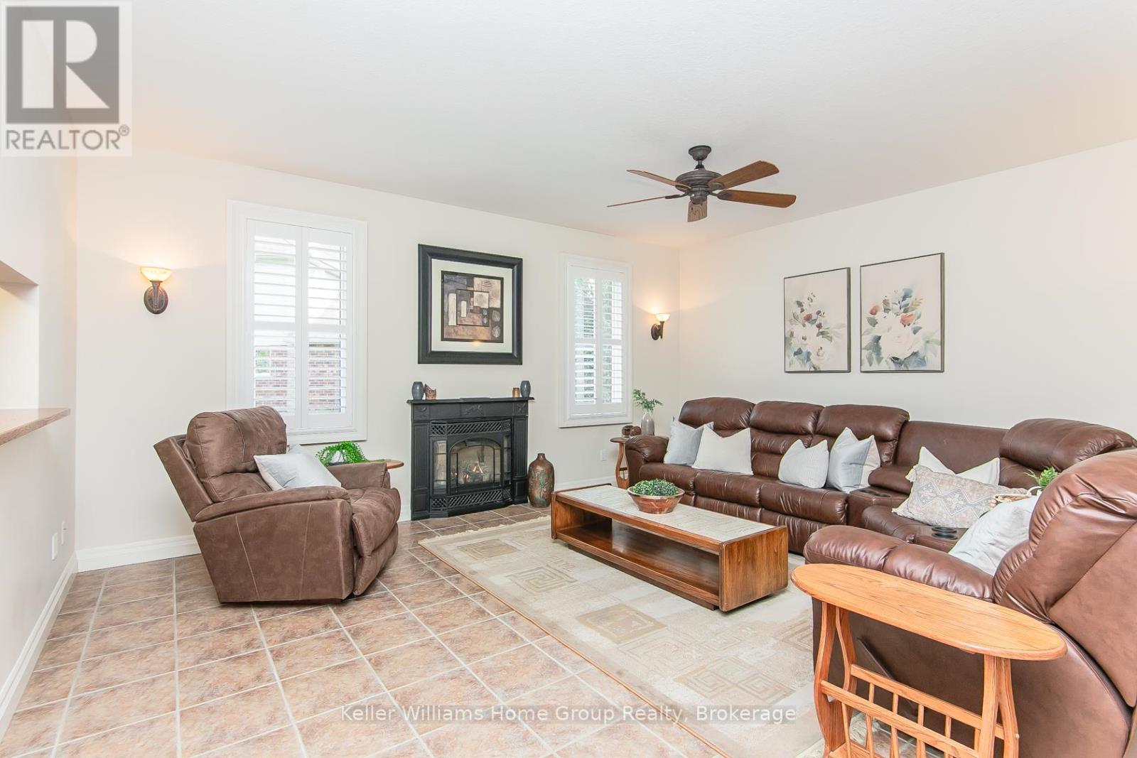Property at 15 KEYS CRESCENT image 4