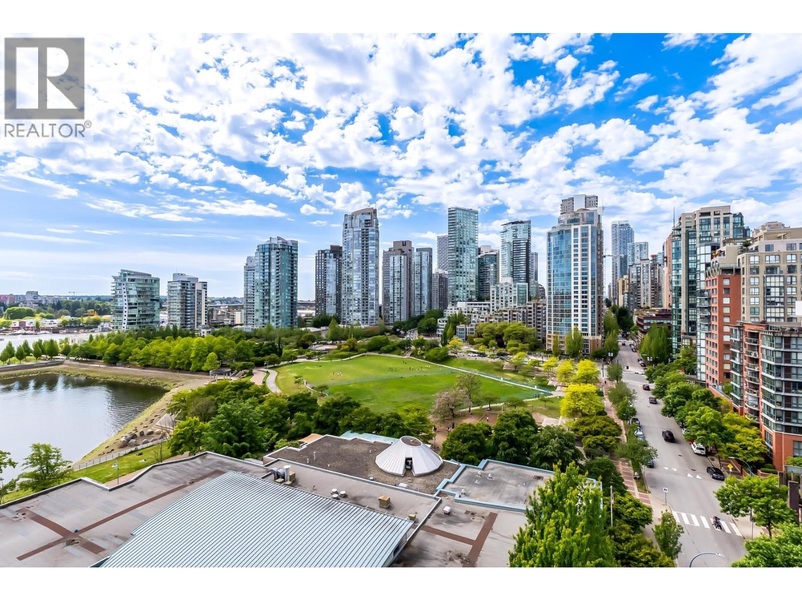 1605 1383 MARINASIDE CRESCENT, Vancouver, British Columbia