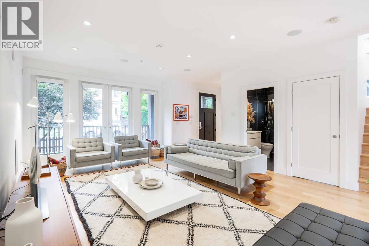 33 E 22nd Avenue, Vancouver, British Columbia  V5V 1T3 - Photo 3 - R3046849