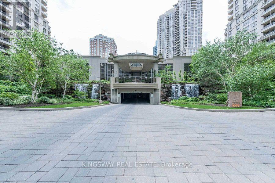 2924 - 3888 Duke Of York Boulevard, Mississauga, Ontario  L5B 4P5 - Photo 1 - W12360369