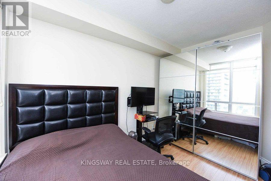 2924 - 3888 Duke Of York Boulevard, Mississauga, Ontario  L5B 4P5 - Photo 10 - W12360369