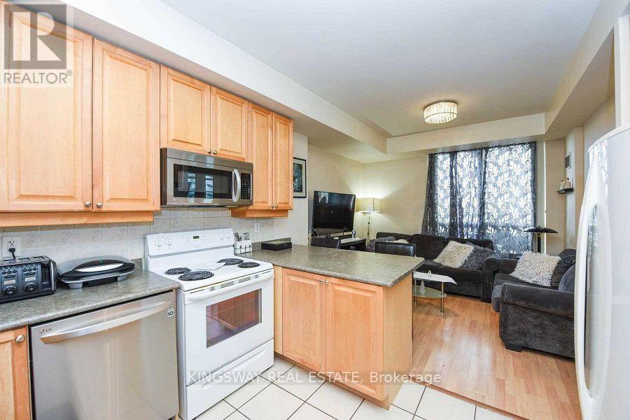 2924 - 3888 Duke Of York Boulevard, Mississauga, Ontario  L5B 4P5 - Photo 24 - W12360369
