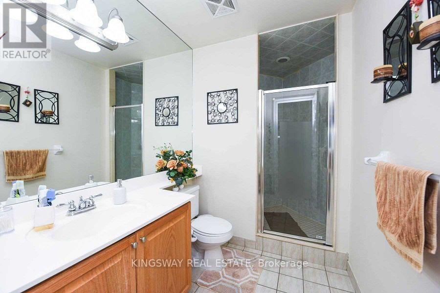 2924 - 3888 Duke Of York Boulevard, Mississauga, Ontario  L5B 4P5 - Photo 11 - W12360369