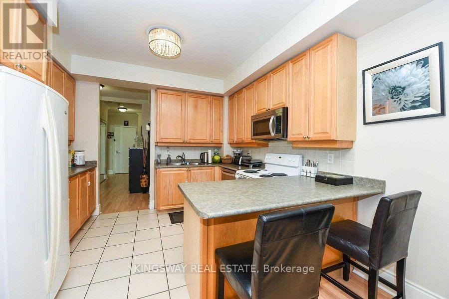 2924 - 3888 Duke Of York Boulevard, Mississauga, Ontario  L5B 4P5 - Photo 21 - W12360369