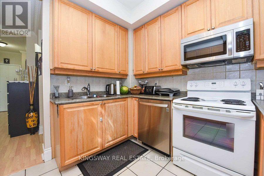 2924 - 3888 Duke Of York Boulevard, Mississauga, Ontario  L5B 4P5 - Photo 25 - W12360369