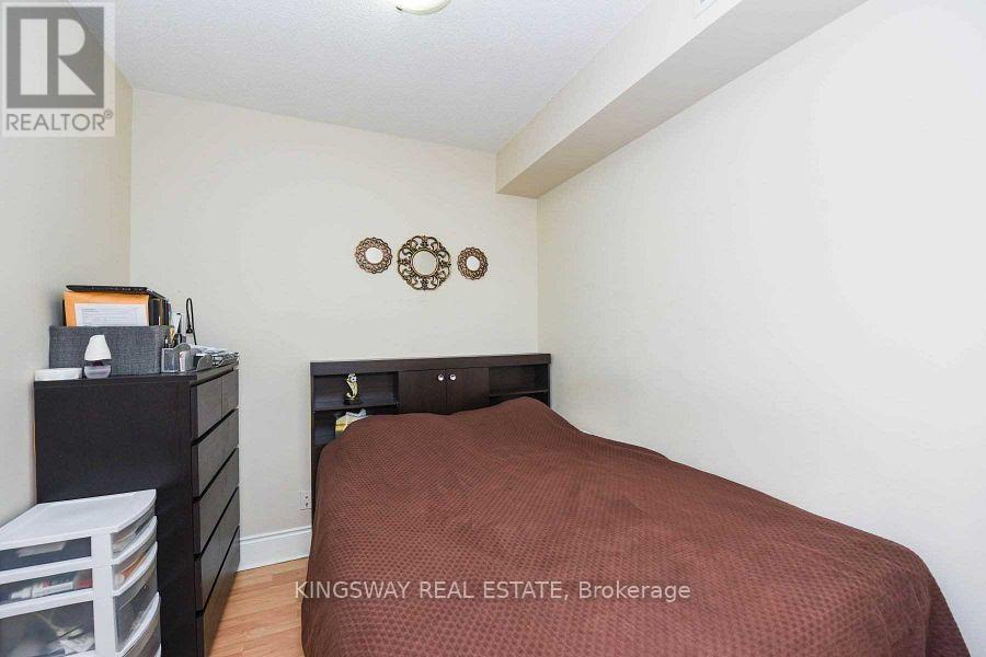 2924 - 3888 Duke Of York Boulevard, Mississauga, Ontario  L5B 4P5 - Photo 12 - W12360369