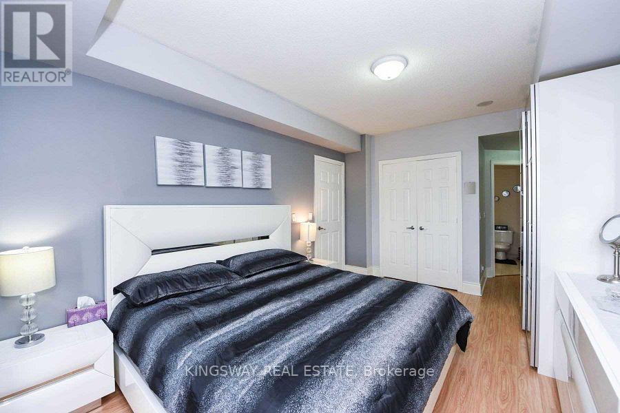 2924 - 3888 Duke Of York Boulevard, Mississauga, Ontario  L5B 4P5 - Photo 34 - W12360369