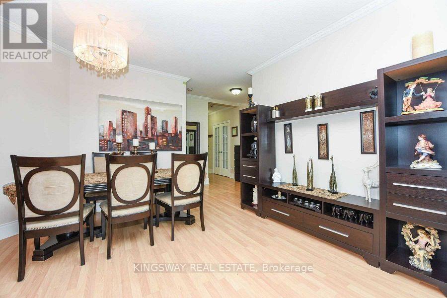 2924 - 3888 Duke Of York Boulevard, Mississauga, Ontario  L5B 4P5 - Photo 14 - W12360369