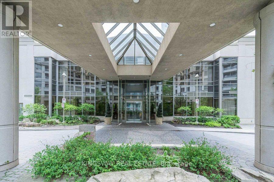 2924 - 3888 Duke Of York Boulevard, Mississauga, Ontario  L5B 4P5 - Photo 5 - W12360369