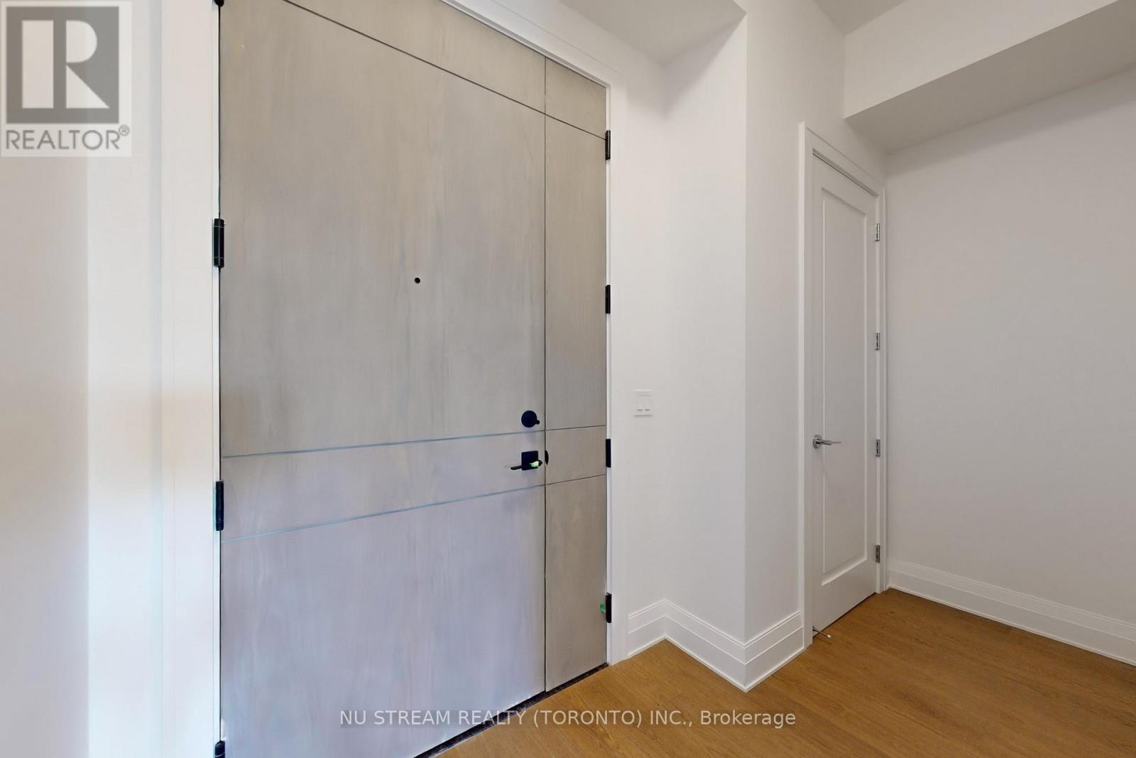 602 - 2 Forest Hill Road, Toronto, Ontario  M4V 0B7 - Photo 3 - C12388239