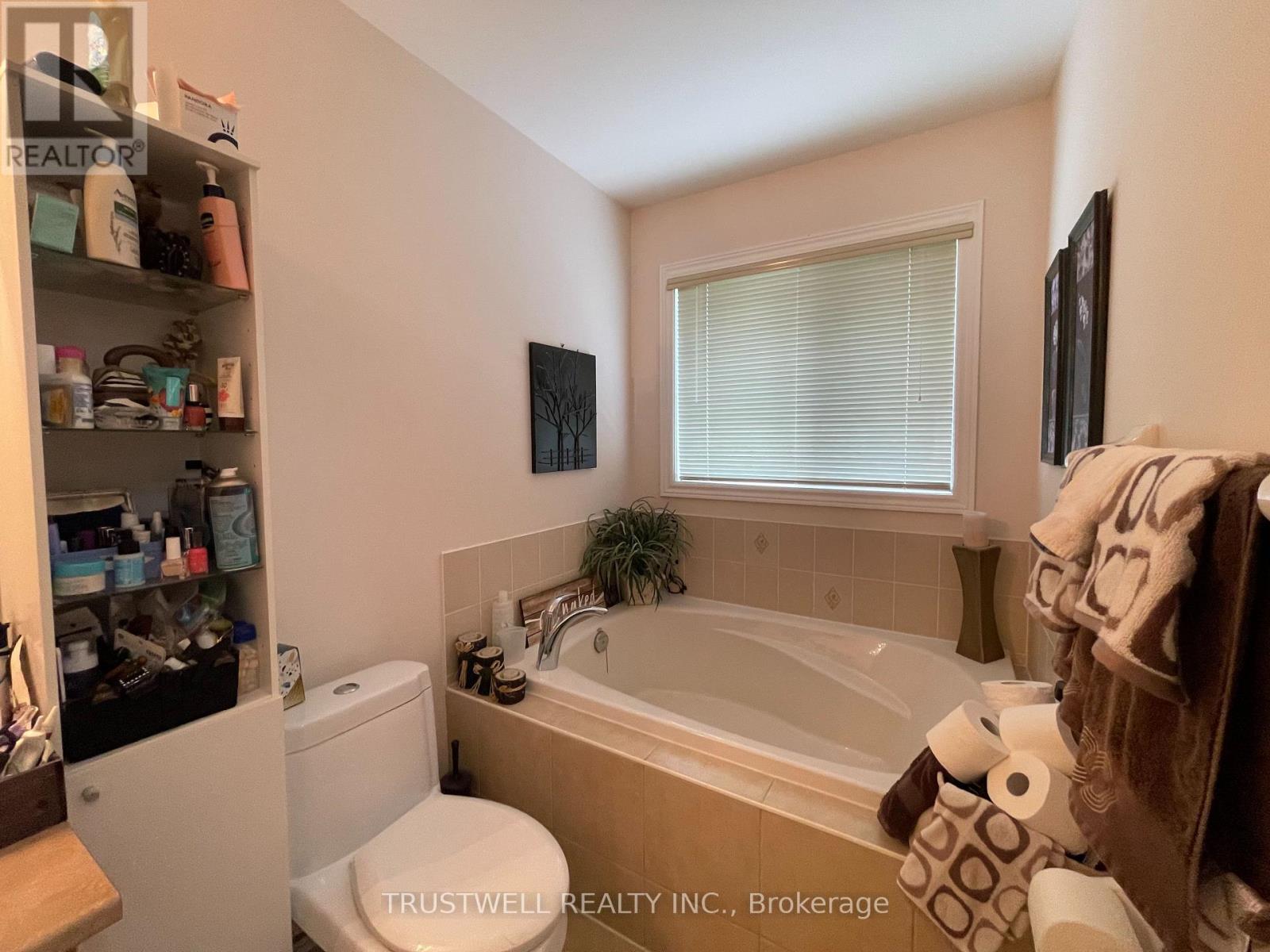 19 Balliol Avenue, Richmond Hill (Oak Ridges Lake Wilcox), Ontario  L4E 5B3 - Photo 15 - N12396054