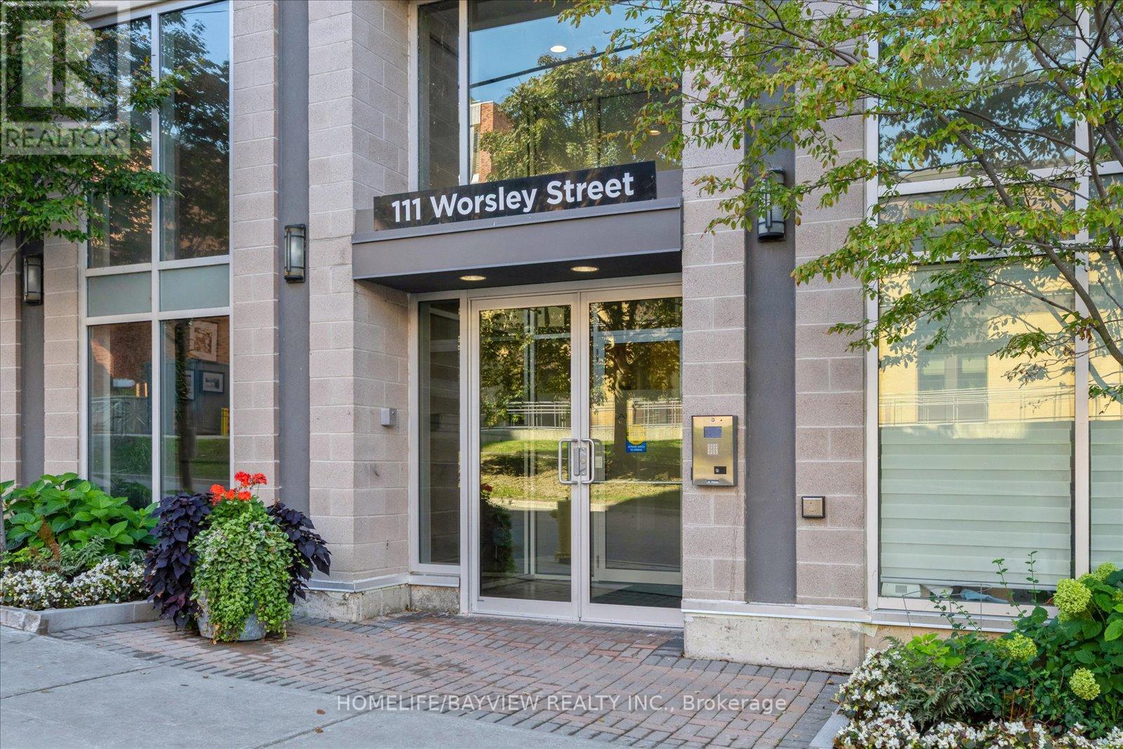 703 - 111 Worsley Street, Barrie, Ontario  L4M 0J5 - Photo 3 - S12398223
