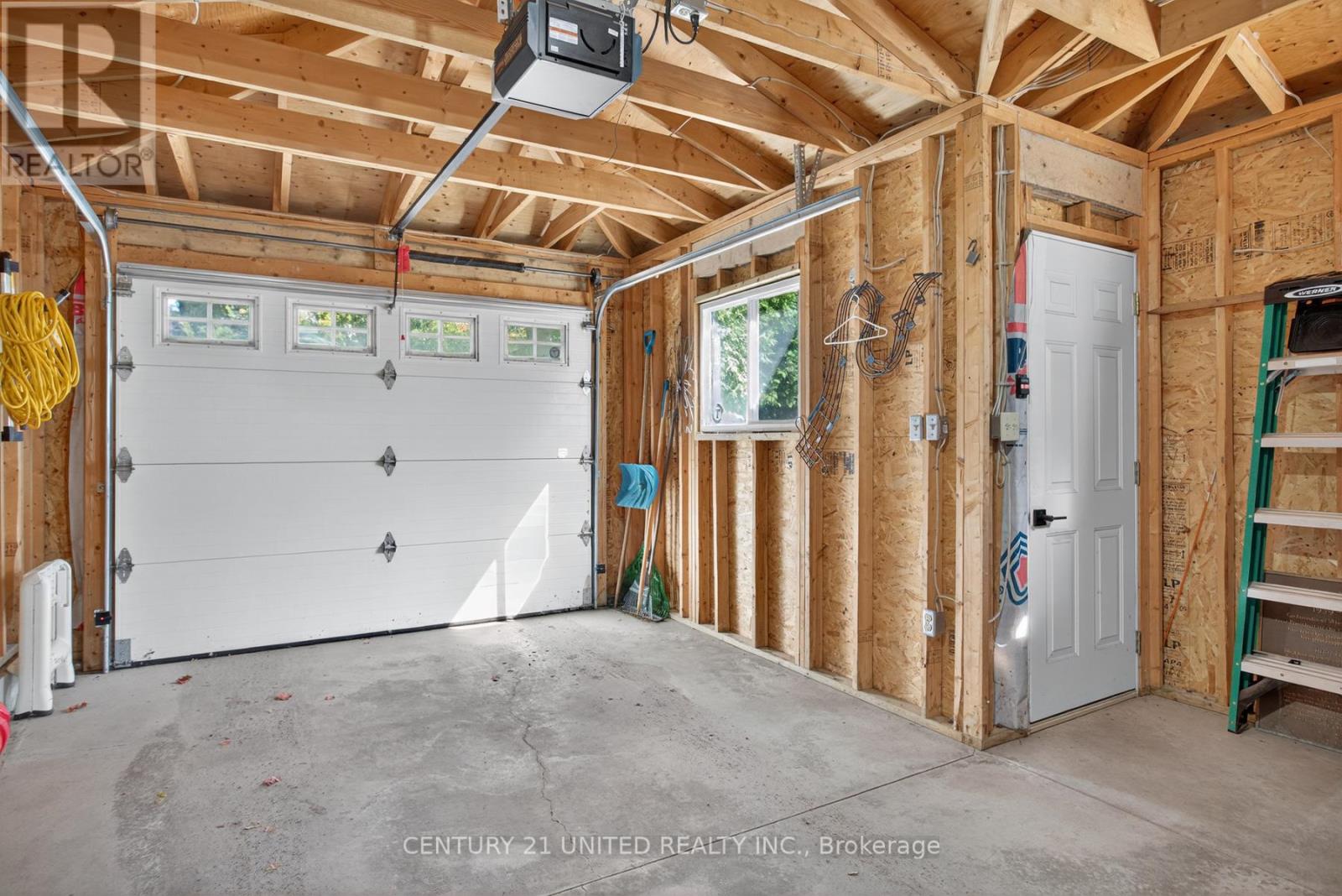 317 Margaret Avenue, Peterborough (Town Ward 3), Ontario  K9J 5H1 - Photo 34 - X12368455