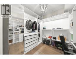 1004 2968 GLEN DRIVE
