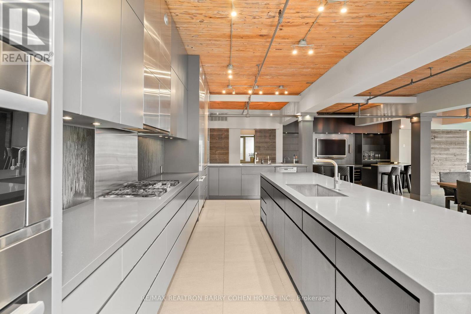 300 - 468 Wellington Street W, Toronto, Ontario  M5V 1E3 - Photo 10 - C12398361
